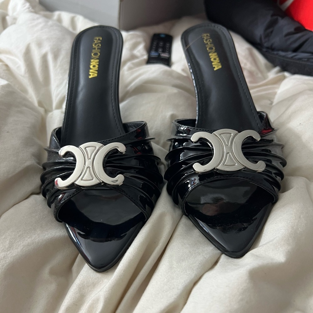 Fashion Nova Black mules